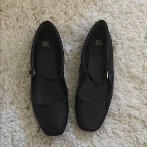 Black Women's Square Toe Flat